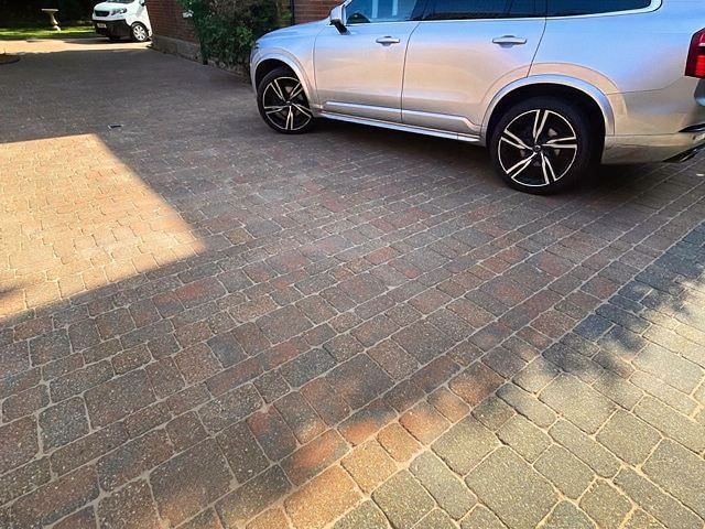 driveway-cleaning-21-kireth-ai