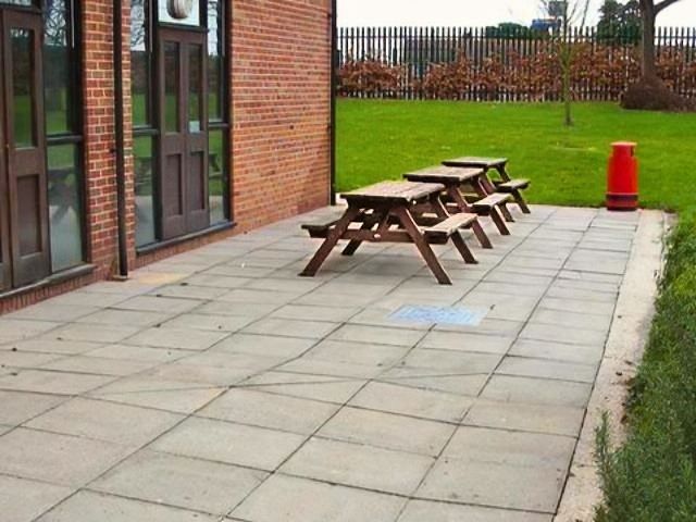 commercial-exterior-cleaning-3-kireth-ai