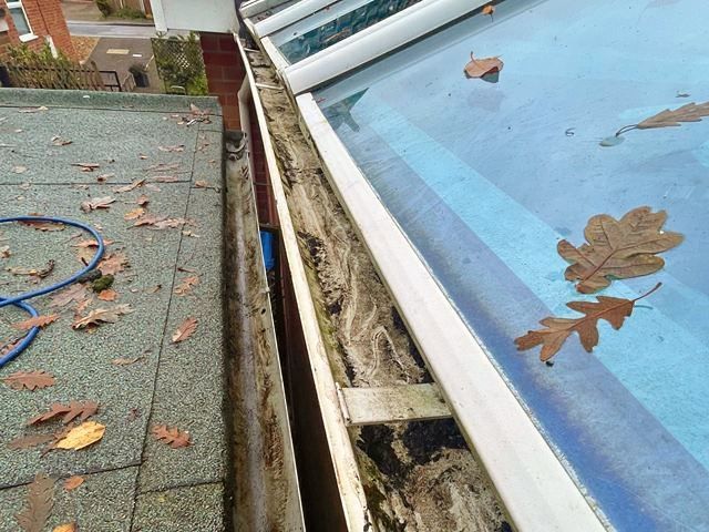 gutter-cleaning-7-kireth-ai