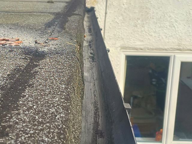 gutter-cleaning-8-kireth-ai