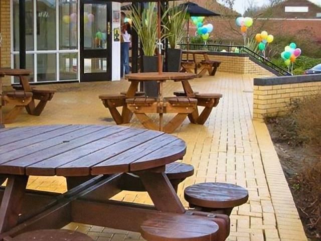 commercial-exterior-cleaning-7-kireth-ai