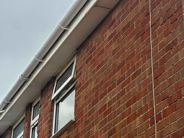 fascia-soffit-cleaning-9-kireth-ai
