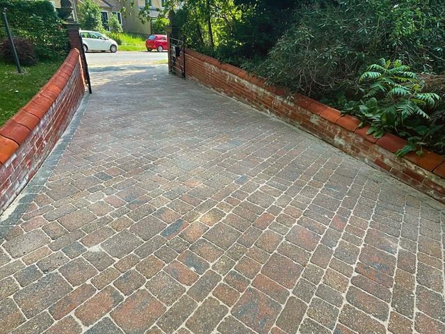 driveway-cleaning-13-kireth-ai