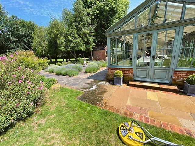 patio-cleaning-4-kireth-ai